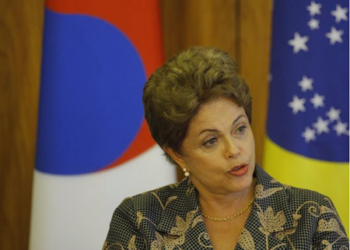 La mandataria hasta ahora no se había pronunciado sobre si respalda o no la iniciativa, que cuenta con el apoyo de partidos oficialistas pero es rechazada por los sindicatos