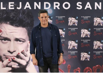 Para Alejandro Sanz, la vida es “todo o nada”, así que, cuando empezó a pintar y esta pasión derivó en pulsión, de su casa desaparecieron las guitarras y los equipos de sonido  AGENCIAS