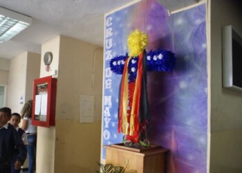 También veneraron la Cruz de Mayo