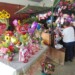 “El regalo especial y accesible  En las floristerías creen que este fin de semana pasará como cualquier otro: sin pena ni gloria.ARCHIVO  tradición”