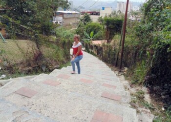 Sólo les llega agua un día por semana y en horas de la madrugada; no dura más de 4 horas y no tienen espacio para  tanques