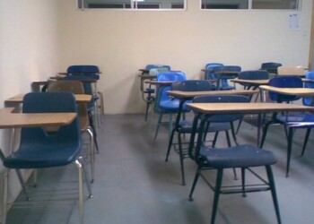 Exigen por lo menos  5 sueldos mínimos, por lo que hoy sólo tienen clases los alumnos de educación especial y de  inicial