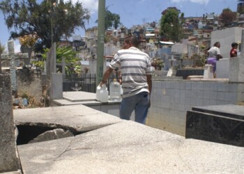 Visitantes denuncian que la inseguridad, la travesía para el agua y el mantenimiento en la parte alta, son algunos de los problemas que se mantienen latentes en el Cementerio Municipal