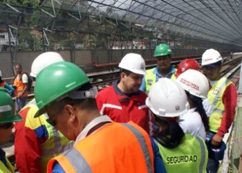 Este domingo el presidente del Metro Los Teques, Farith Fraija, realizó una inspección a la ejecución de los trabajos que suspenderán el servicio el próximo fin de semana también