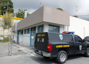Expertos forenses realizan estudios de rigor en la medicatura local