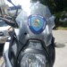 Balas alcanzaron visor protector y tacómetro de una de las motos