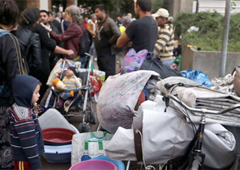 La operación implicó un importante despliegue policial y contó con la participación de varias organizaciones humanitarias que acompañaron a las personas evacuadas