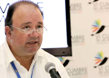 Luis Carlos Villegas, se presentó ante la sociedad advirtiendo a las FARC de que está listo para continuar la guerra