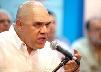 Torrealba insiste en que la lucha por la democracia en el país no culmina en diciembre, pues luego hay que salir a defender el resultado