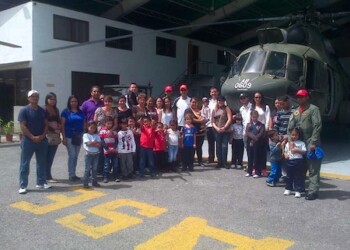 El paseo sirvió para fomentar lazos familiares y promover valores, además los niños conocieron la importancia de este componente militar a través de la visita a los helicópteros más grandes existentes en el país