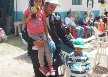 Alumnos brindaron un sentido homenaje a los padres en su día