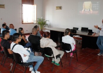 Motivo de ofrecer dos becas a mujeres sanantoñeras para el simposio “Autonomía Económica y Prevención de la Violencia Basada en Género. ARCHIVO