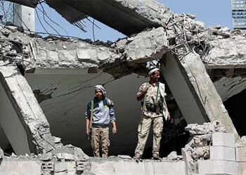 La capital yemení sufrió decenas de explosiones, provocadas por bombardeos intensos de la coalición durante la noche y de madrugada, informó un corresponsal de la AFP