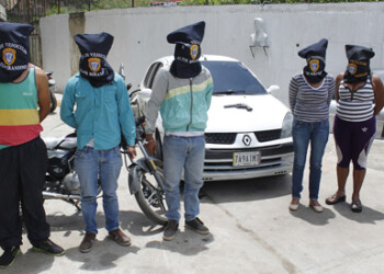 Dos mujeres formaban parte de la banda de robacarros 