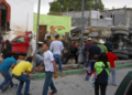 Al menos 24 personas murieron, incluyendo cuatro niños, luego de que un camión de carga se quedara sin frenos y embistiera a un grupo de peregrinos  AFP