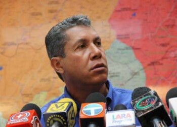 Falcón manifestó sentirse complacido de que empresarios del país hayan escogido Lara como lugar para el debate, encuentro al cual consideró que el Gobierno Nacional debería participar