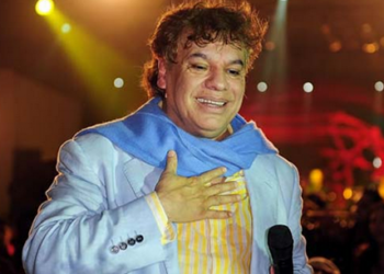 Juan Gabriel revela que
“murió por unos minutos, pero
le dieron permiso de volver”
