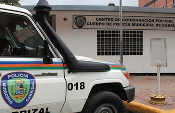 Los delincuentes estaban robando a los transeúntes cuando llegaron las comisiones