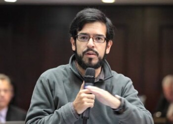 Diputado Pizarro: "Las escuelas cierran el año escolar en medio de la crisis, el hambre y la deserción"