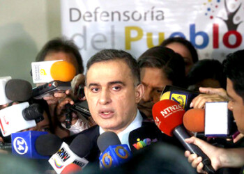 Saab indicó que hasta ahora ningún familiar de los fallecidos en el operativo ha consignando denuncias y destacó que el organismo sí ha prestado apoyo a los detenidos
