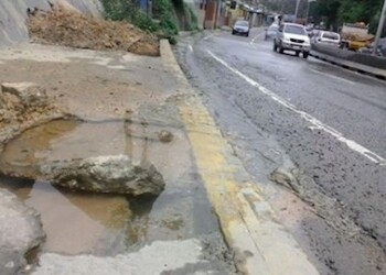 Vecinos se han visto en la obligación de restringir el servicio de agua potable para evitar su despilfarro