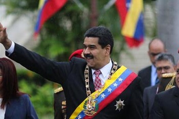 Ante el primer resultado del referéndum en Grecia, en el cual se supo que 60,5% de los electores votó por el “no”, el presidente Nicolás Maduro felicitó a los triunfadores. “Felicitaciones a Grecia, es una gran victoria contra el terrorismo del FMI”