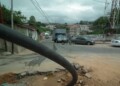 Hace un mes se paralizaron los trabajos y las condiciones a medias han comenzado a incomodar a las familias cercanas, y a desesperar a quienes se beneficiarán con el servicio de agua