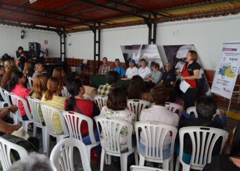 Escuelas recibieron certificados para reparaciones