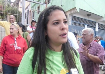 Así lo manifestó la diputada Érika Ortega Sanoja, durante su participación en el programa radial “Por la Calle del Medio”, conducido por el locutor Farith Fraija Norwood, en donde además alegó que el proyecto de ley pretende perdonar a los estafadores inmobiliarios, los terroristas venezolano. ARCHIVO