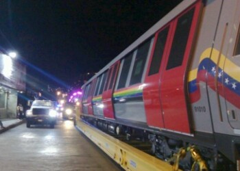Faltan cinco trenes que estarán llegando hasta el primer trimestre de 2017. ARCHIVO