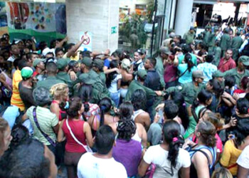 56 saqueos y 502 protestas se registraron este año por la escasez de alimentos, medicamentos y productos de higiene personal, según el Observatorio Venezolano de Conflictividad Social (OVCS)