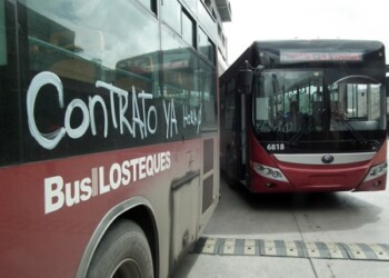 Las operaciones comerciales estuvieron paralizadas por dos horas y media; Jairo Alcalá colocó candados en todo el estacionamiento para que no pudieran sacar ninguna unidad