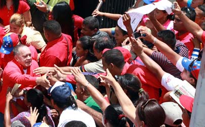 Cabello fustigó a la oposición y las intenciones que tendrían de llegar a la Asamblea Nacional e indicó que “sabotearían al Gobierno e intentarían buscar la desestabilización para salir de Maduro”