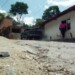 El asfaltado de las calles también está entre la lista de deseos de sus habitantes