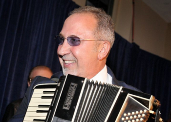Emilio Estefan alinea
a las tropas para combatir
a Donald Trump