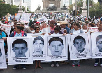 Centenares de personas han iniciado en la plaza Zócalo este periodo de ayuno de 43 horas que concluirá este viernes