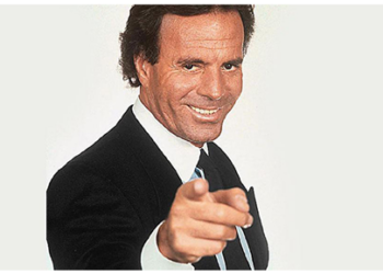 El nuevo homenaje en forma de disco que Julio Iglesias ha querido rendir a algunos de los más grandes compositores mexicanos  ARCHIVO