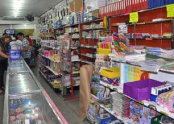 Cualquier lista escolar supera un salario mínimo mensual. archivo
