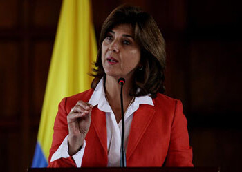 Holguín indicó que van a trabajar en medidas para que sus compatriotas vivan “integrados” y no “sigan dependiendo” de la actividad de Venezuela