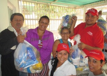 Los compradores pudieron acceder a distintos productos de primera necesidad