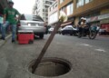 La alcantarilla representa un peligro para peatones y conductores
