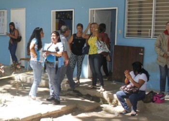 Los trabajadores manifestaron sus intenciones de extender el paro hasta cobrar la deuda pendiente