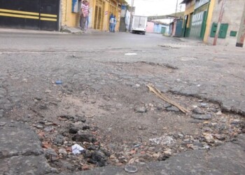 La vía necesita asfaltado urgentemente, de lo contrario, los transportistas de la ruta van a parar el servicio