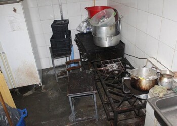 Ante el reducido espacio con el que cuenta la cocina, el Distrito Escolar suspenderá el Servicio de Alimentación en el plantel