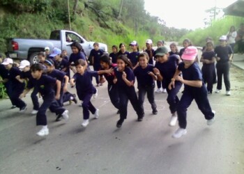 Los chamos de la escuela se fajaron para conseguir un lugar que les asegurara una medalla por buen rendimiento