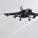 Cuatro personas murieron hoy y otras dieciséis resultaron heridas por bombardeos de aviones de guerra de nacionalidad desconocida contra la ciudad de Al Raqa