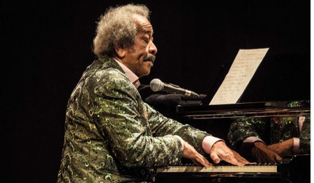 Pianista, cantante y, sobre todo, compositor, arreglista y productor, Toussaint firmó también discos como solista