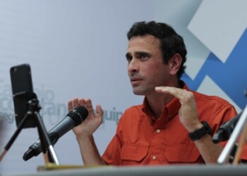 Capriles afirmó que Estado en los últimos años ha despilfarrado casi 70 mil millones de dólares. ARCHIVO