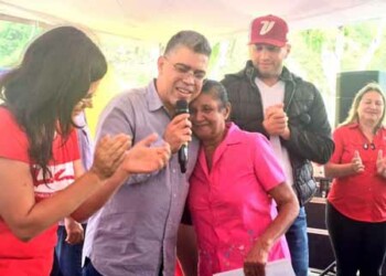 Para Jaua, cumplirle a los abuelos y abuelas, es cumplirle al Amor Mayor
CORT. CORPOMIRANDA