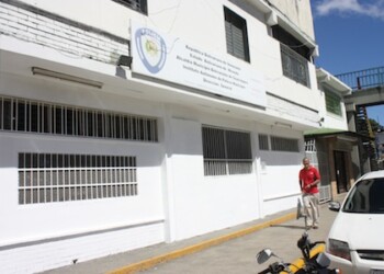 Poliguaicaipuro lograron recuperar una camioneta marca Ford. ARCHIVO